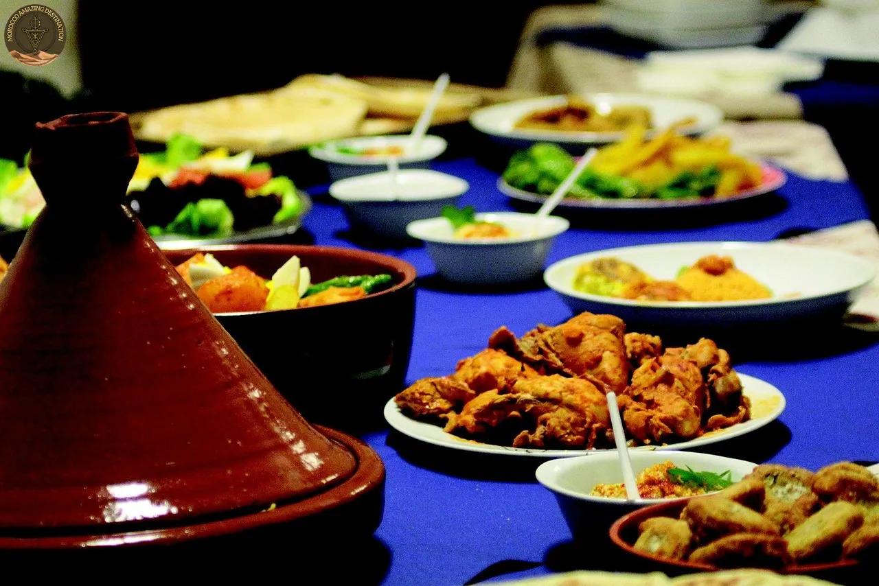 Guida alla Cucina Marocchina: Dal Tagine al Pastilla